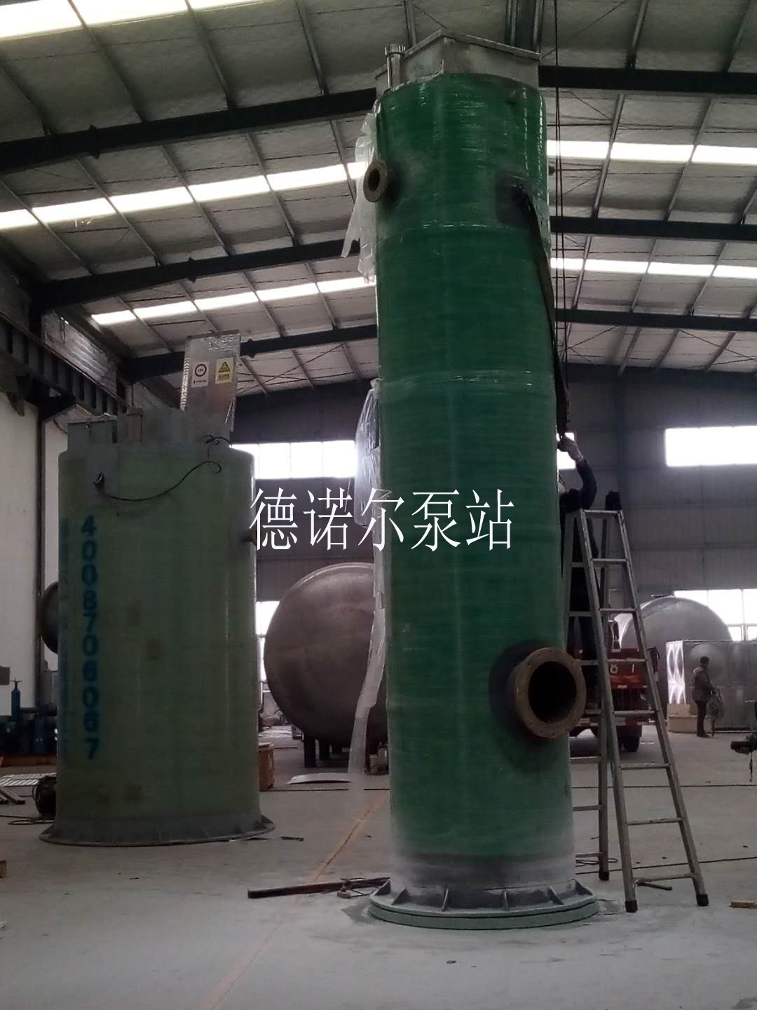 1.jpg 歐源一體化預(yù)制泵站安裝圖