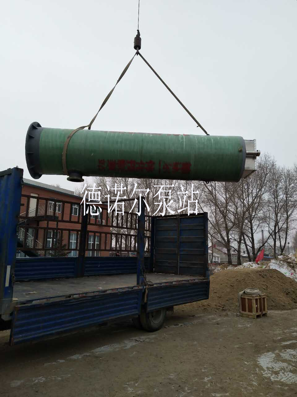 3.jpg 歐源一體化預(yù)制泵站安裝圖